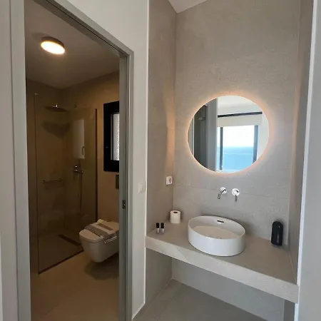 Elios With Private Pool Plateies