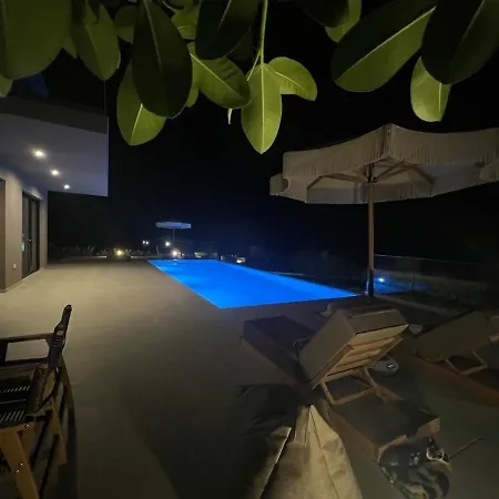 ヴィラ Elios With Private Pool