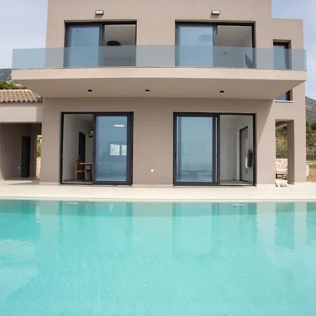 Elios With Private Pool Plateies